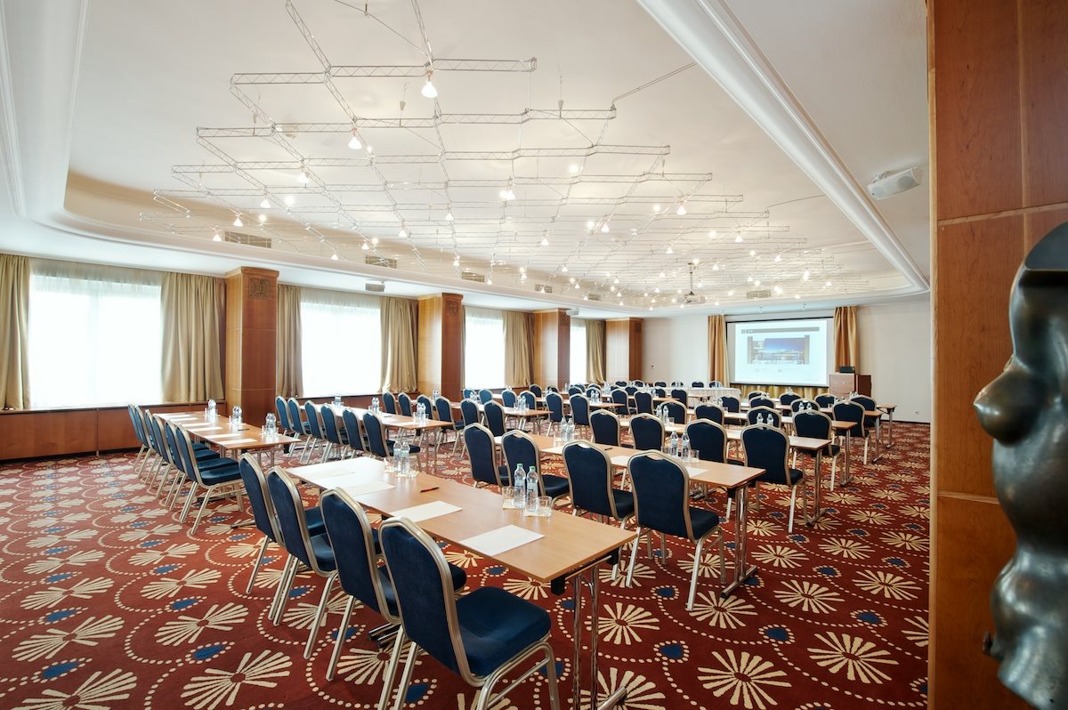 conference room hotel devin