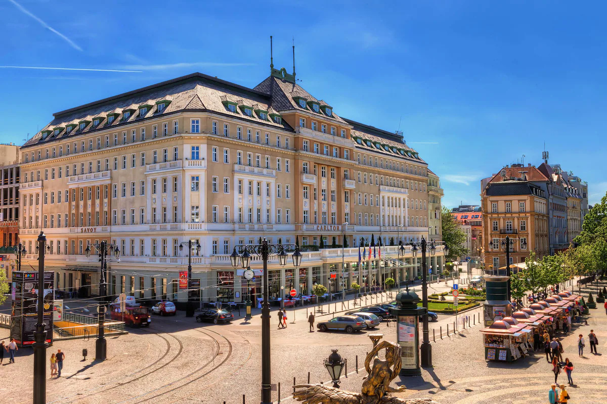 Carlton Radisson blu hotel exterior